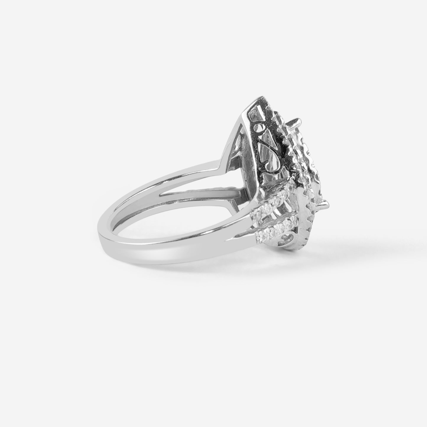 Cocktail Diamond ring